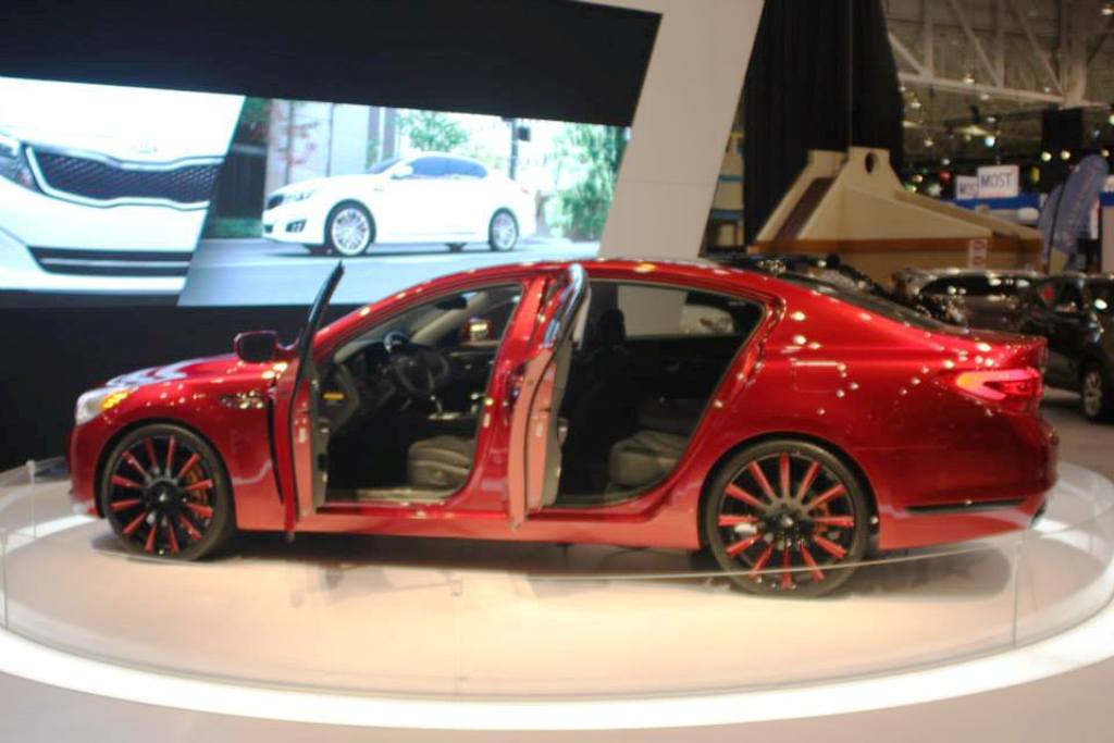 KIA APRESENTA EDIÇÃO ESPECIAL DO K900 EM CLEVELAND, foto 4