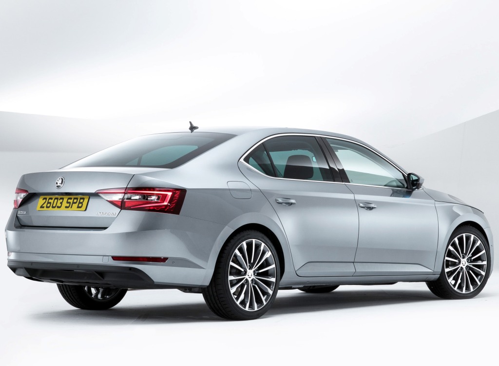 SKODA MOSTRA VERSÃO SE BUSINESS DO SUPERB, foto 2