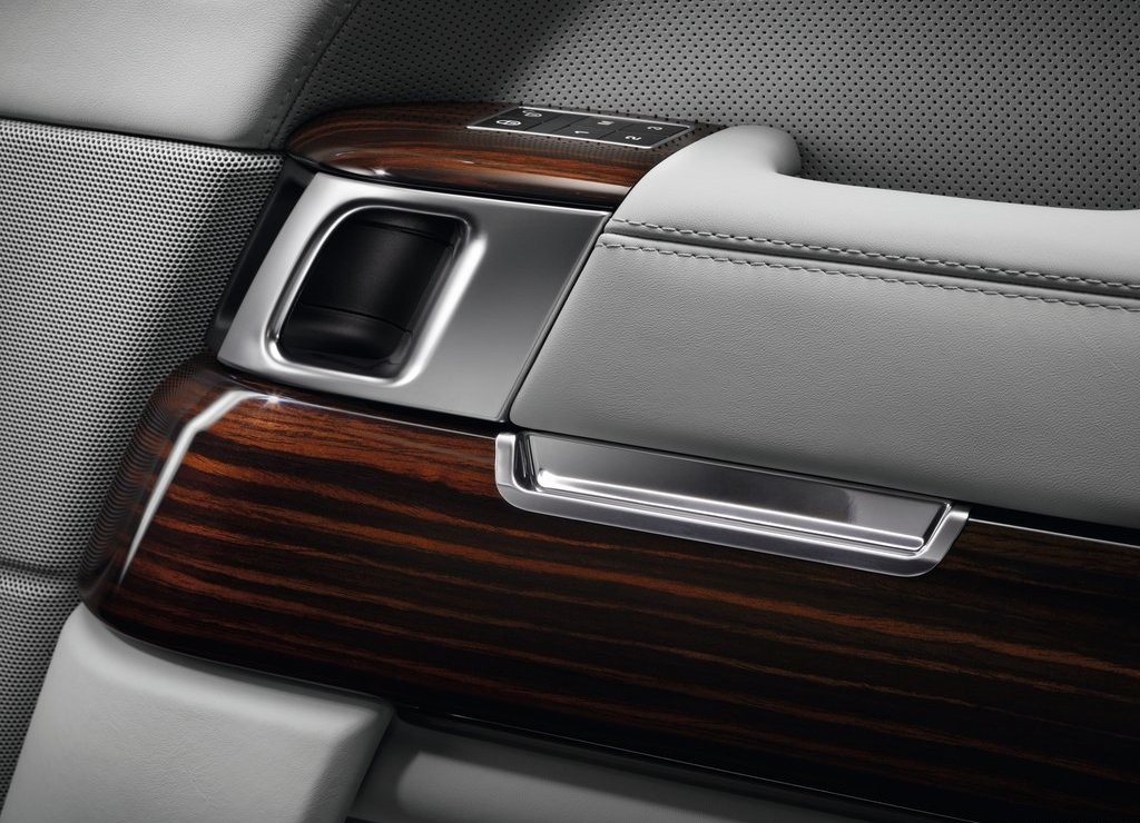 RANGE ROVER SV AUTOBIOGRAPHY SERÁ MOSTRADO EM NEW YORK, foto 14