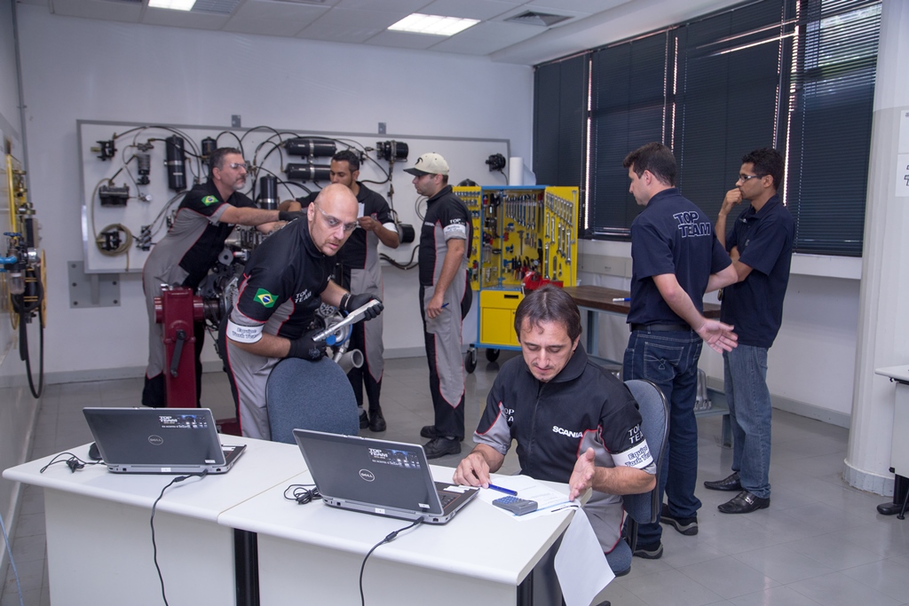 BRASDIESEL DE IJUÍ (RS) CONQUISTA TÍTULO DE MELHOR EQUIPE DE SERVIÇOS DA SCANIA NO BRASIL, foto 3