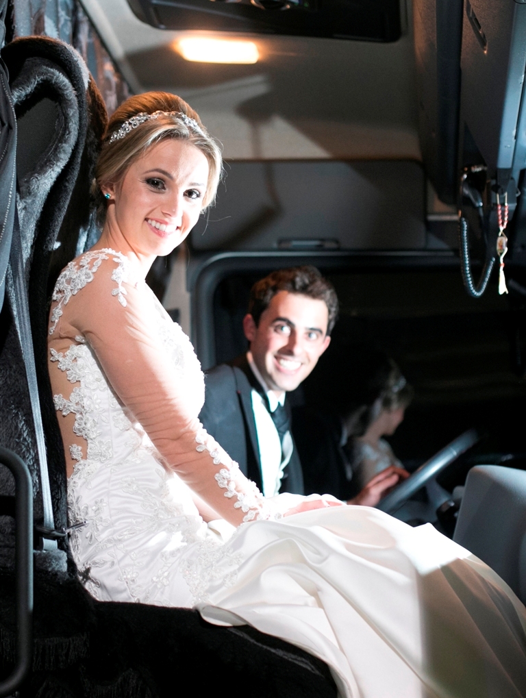 SAINDO DA IGREJA EM UM SCANIA DEPOIS DO CASAMENTO, foto 4