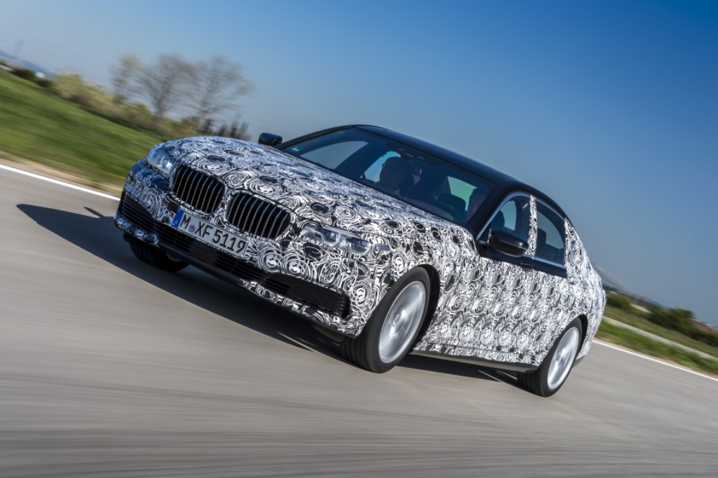 BMW SÉRIE 7 SERÁ CAPAZ DE ESTACIONAR DE MODO AUTÔNOMO, foto 1
