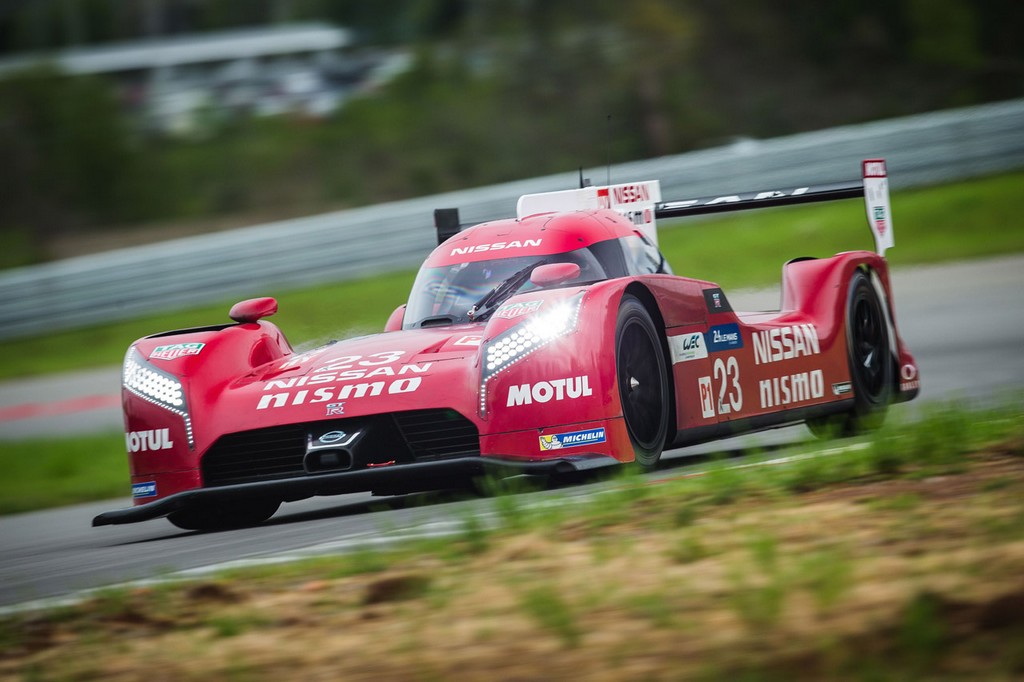 NISSAN GT-R LM NISMO SEGUE EM TESTES, foto 2