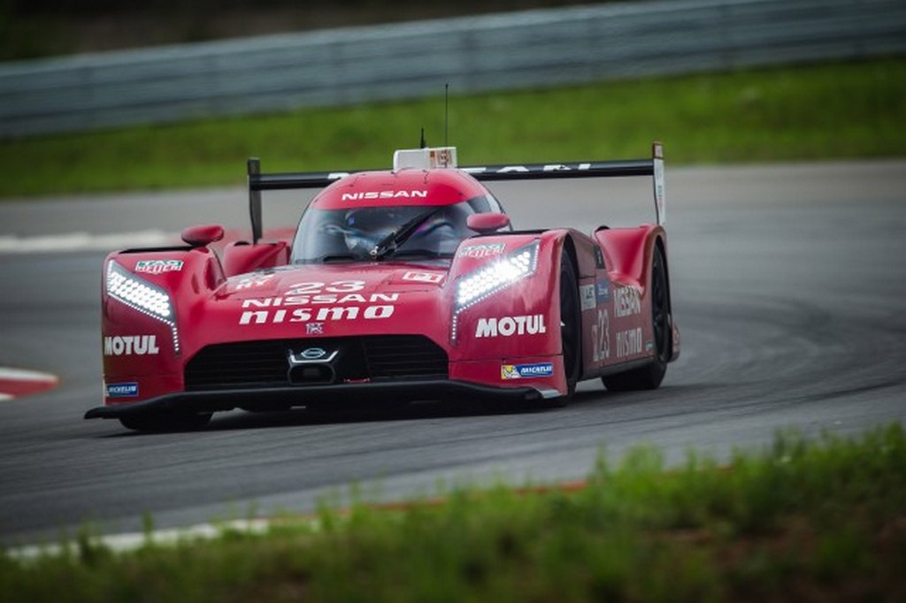 NISSAN GT-R LM NISMO SEGUE EM TESTES, foto 3
