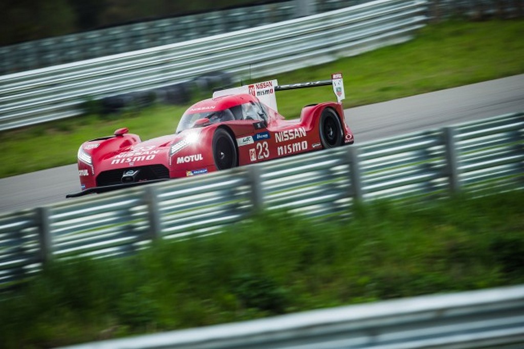 NISSAN GT-R LM NISMO SEGUE EM TESTES, foto 8