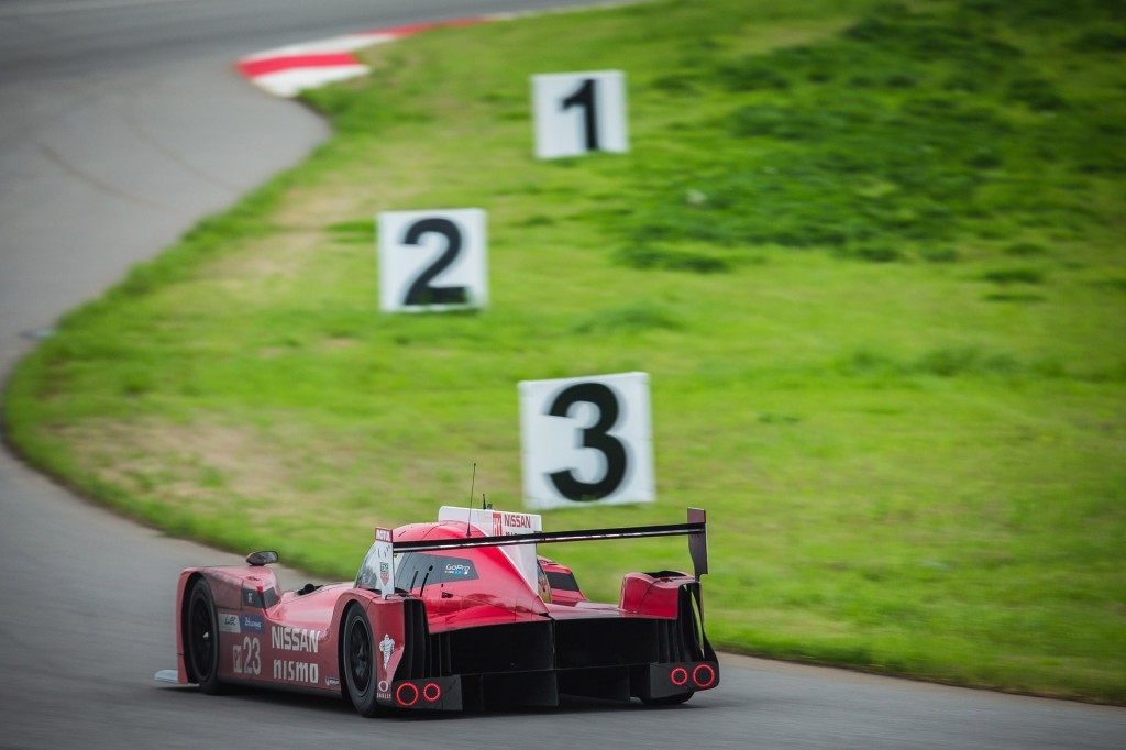 NISSAN GT-R LM NISMO SEGUE EM TESTES, foto 12