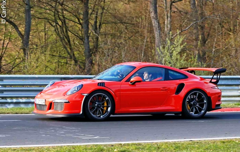 MARK WEBBER COM O NOVO PORSCHE 911 GT3 RS EM NÜRBURGRING, foto 2