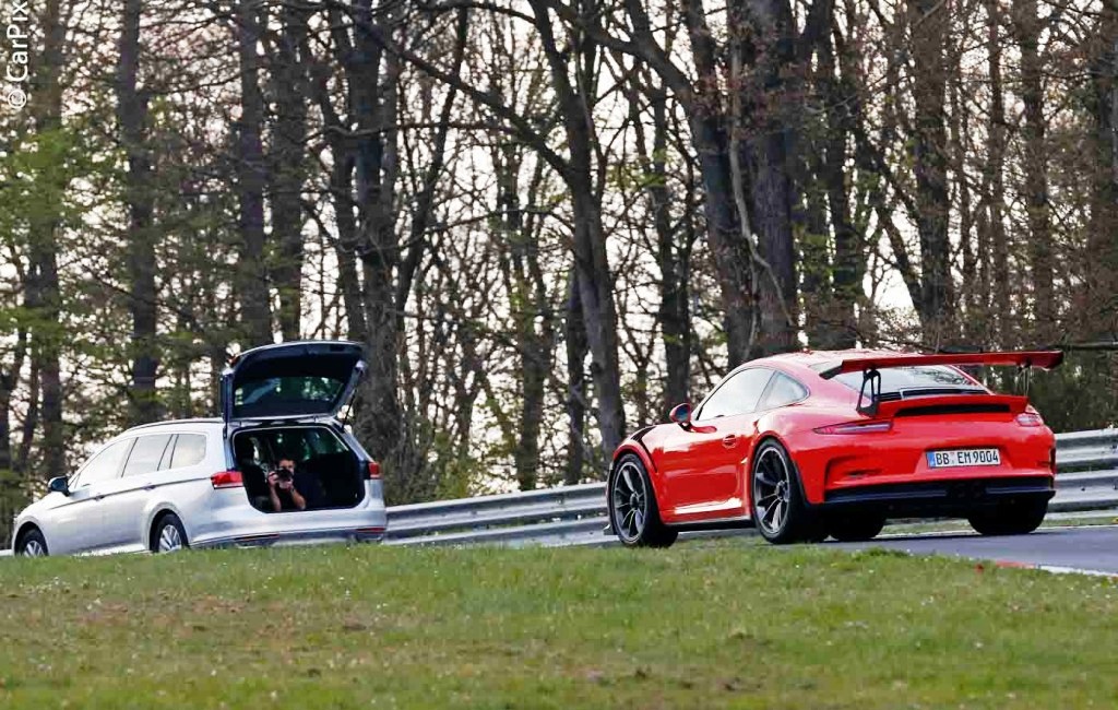 MARK WEBBER COM O NOVO PORSCHE 911 GT3 RS EM NÜRBURGRING, foto 12