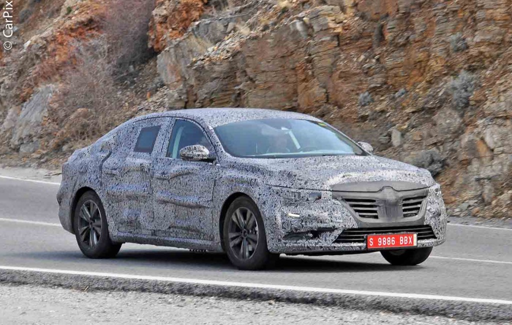 SUCESSOR DO RENAULT LAGUNA ESTÁ QUASE PRONTO, foto 2