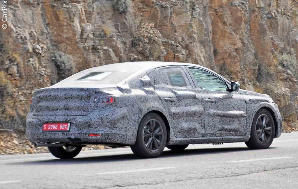 SUCESSOR DO RENAULT LAGUNA ESTÁ QUASE PRONTO, foto 7