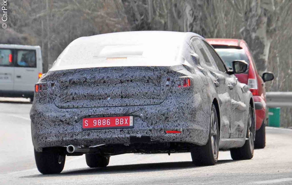 SUCESSOR DO RENAULT LAGUNA ESTÁ QUASE PRONTO, foto 9