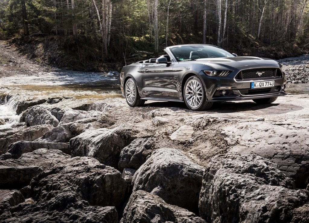 ESTE É O FORD MUSTANG CONVERSÍVEL NA VERSÃO EUROPEIA, foto 3