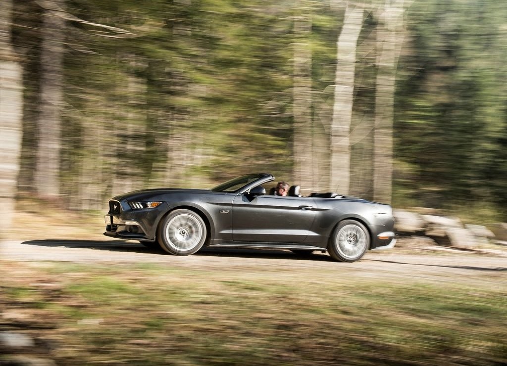 ESTE É O FORD MUSTANG CONVERSÍVEL NA VERSÃO EUROPEIA, foto 9