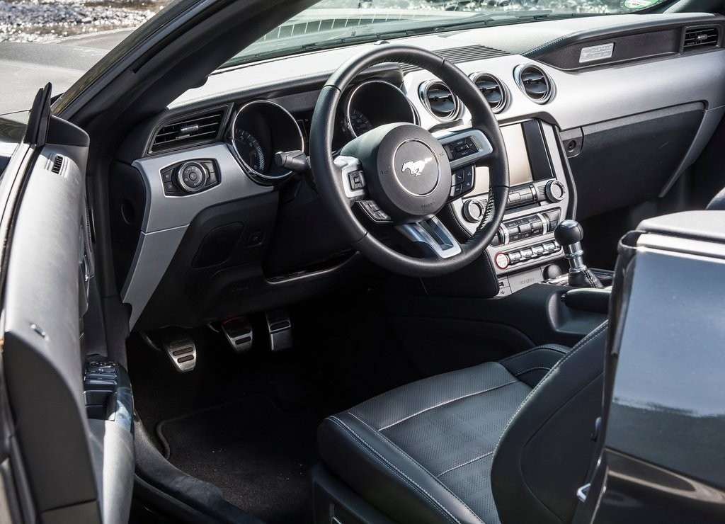 ESTE É O FORD MUSTANG CONVERSÍVEL NA VERSÃO EUROPEIA, foto 23