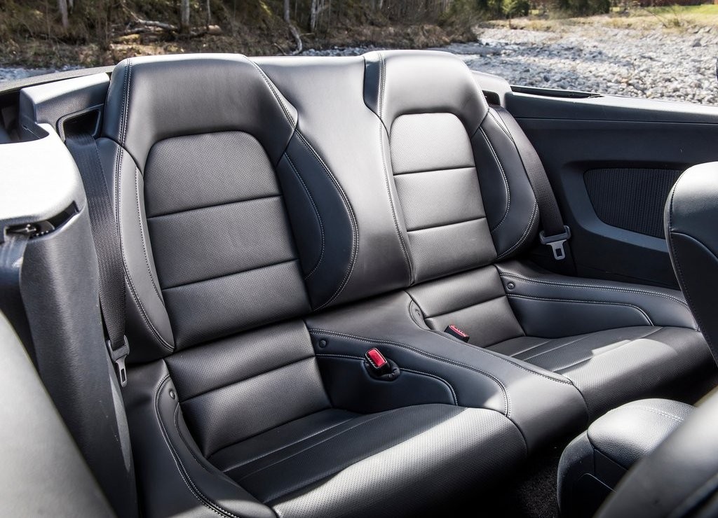 ESTE É O FORD MUSTANG CONVERSÍVEL NA VERSÃO EUROPEIA, foto 26