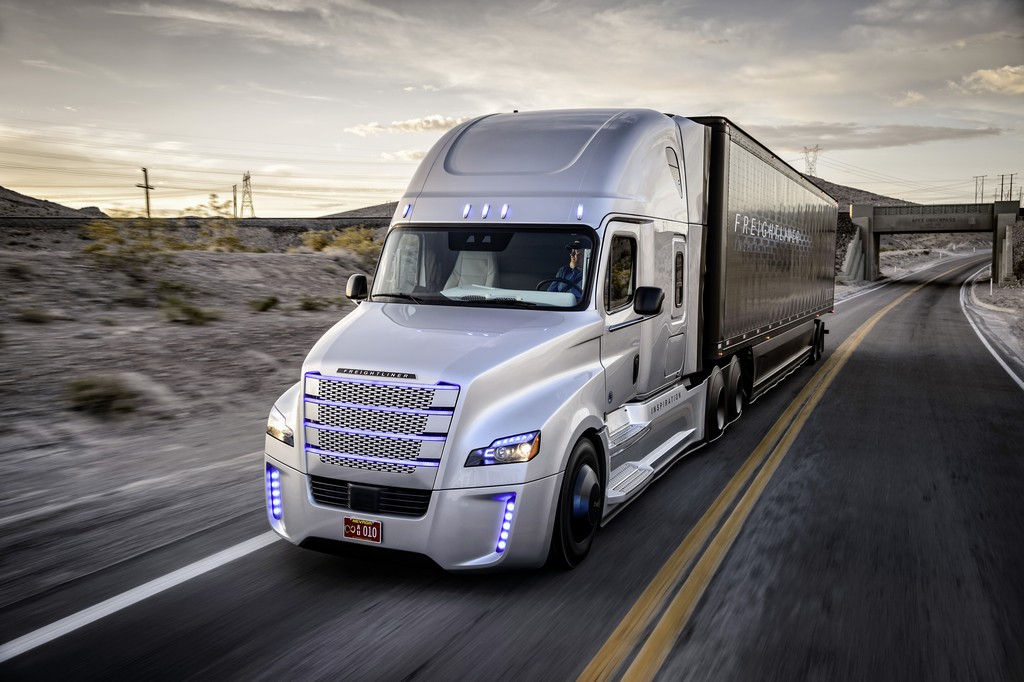 PRIMEIRO CAMINHÃO AUTÔNOMO DA MARCA FREIGHTLINER CIRCULA NOS EUA, foto 2