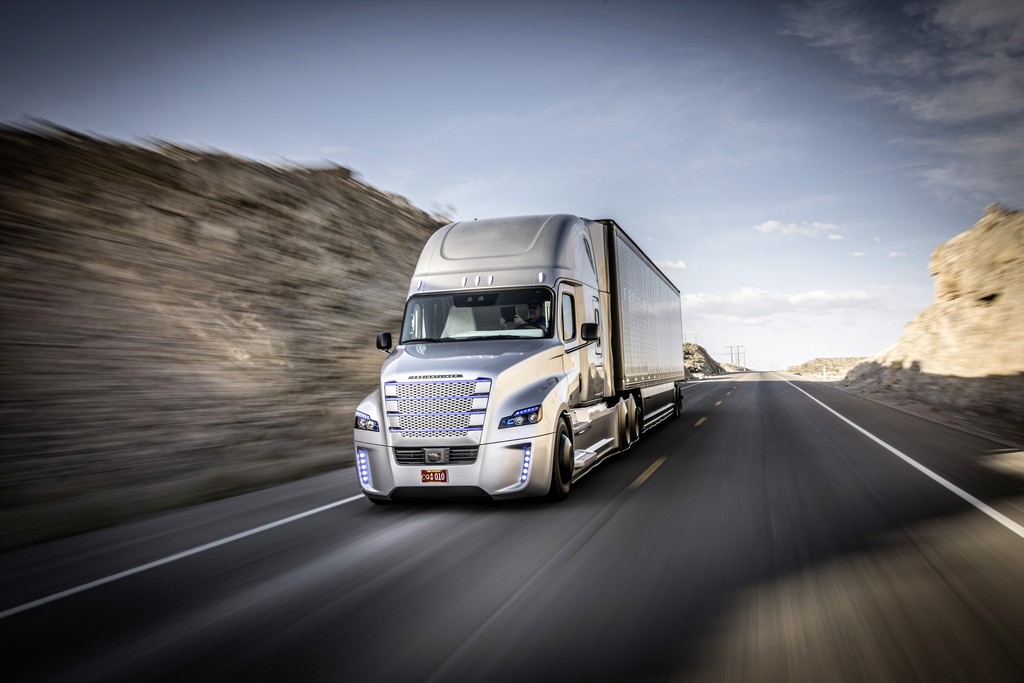 PRIMEIRO CAMINHÃO AUTÔNOMO DA MARCA FREIGHTLINER CIRCULA NOS EUA, foto 6