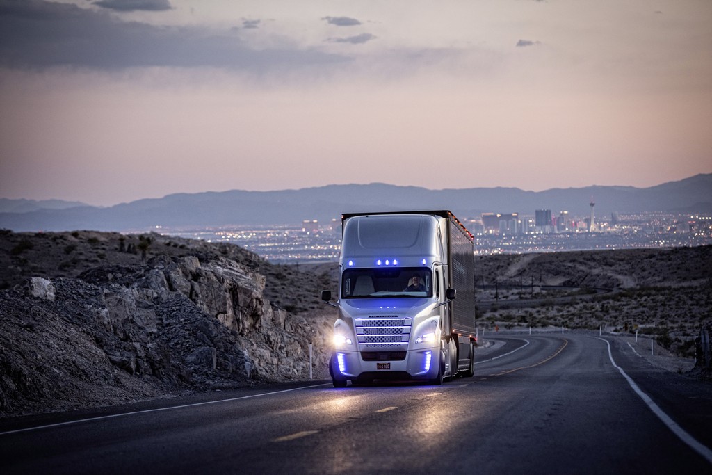 PRIMEIRO CAMINHÃO AUTÔNOMO DA MARCA FREIGHTLINER CIRCULA NOS EUA, foto 13