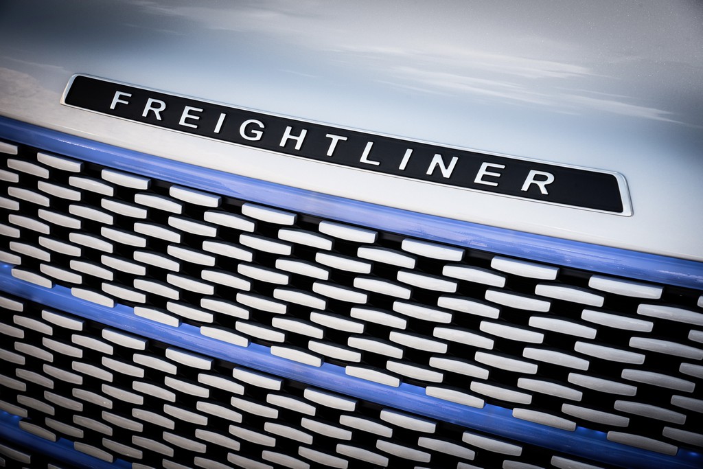PRIMEIRO CAMINHÃO AUTÔNOMO DA MARCA FREIGHTLINER CIRCULA NOS EUA, foto 18