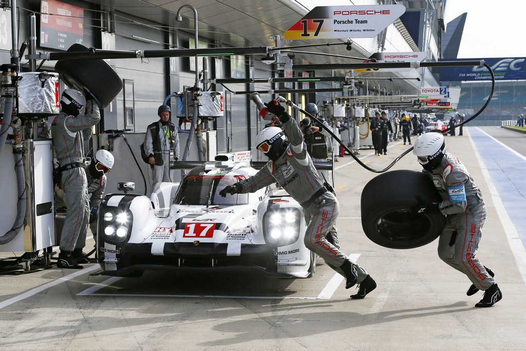 OPERAÇÕES PARA CORRER NO LIMITE - TRÊS PORSCHE 919 HYBRID EM LE MANS, foto 1