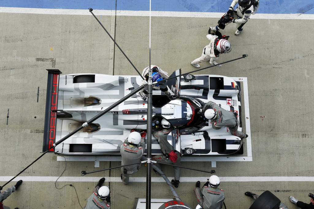 OPERAÇÕES PARA CORRER NO LIMITE - TRÊS PORSCHE 919 HYBRID EM LE MANS, foto 3