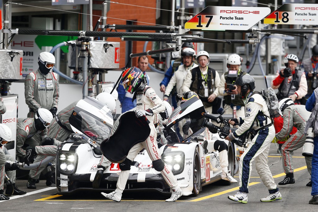 OPERAÇÕES PARA CORRER NO LIMITE - TRÊS PORSCHE 919 HYBRID EM LE MANS, foto 4