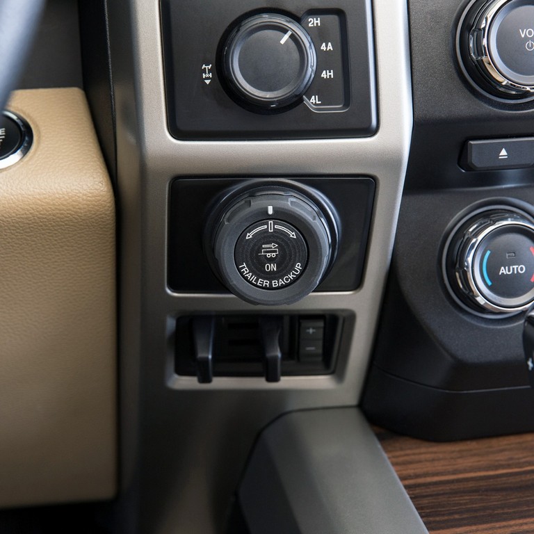 FORD APRESENTA O ASSISTENTE DE RÉ PARA REBOQUE, NOVA TECNOLOGIA EXCLUSIVA DA F-150, foto 8