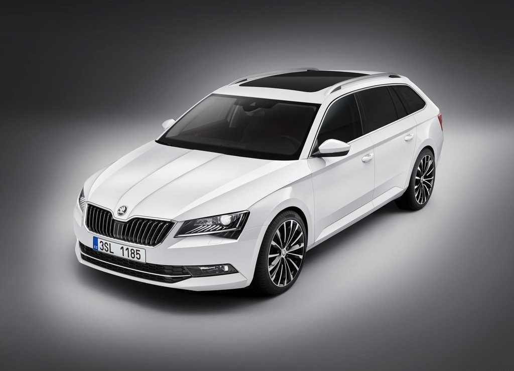 SKODA REVELA A NOVA SUPERB COMBI, foto 1