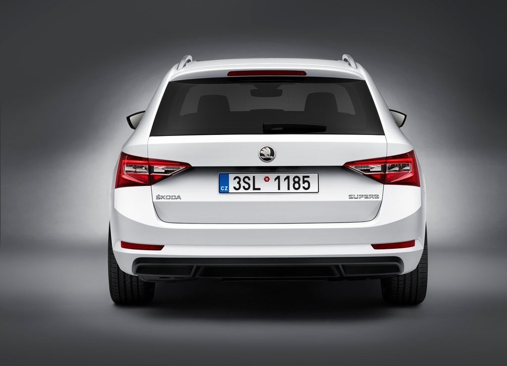 SKODA REVELA A NOVA SUPERB COMBI, foto 4