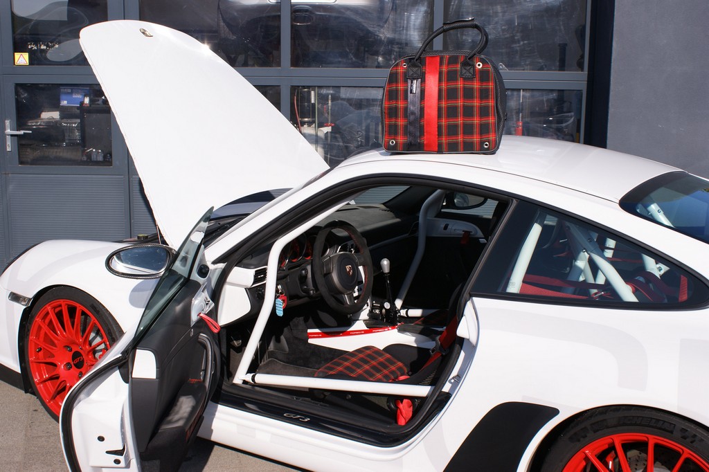 KAEGE MOSTRA SEU PROGRAMA DE TUNING PARA O PORSCHE 911 GT3, foto 11