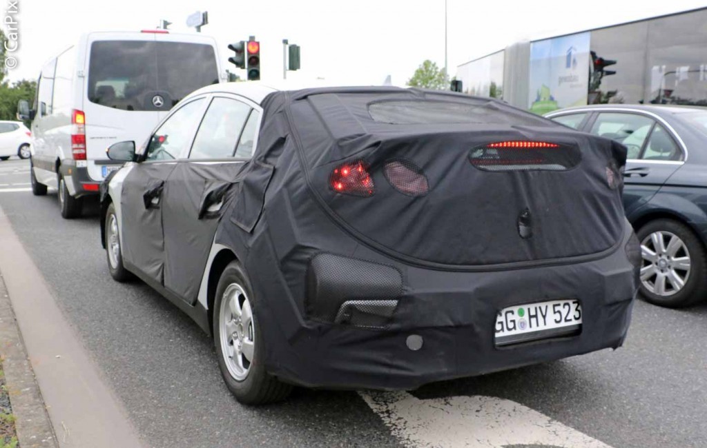 HYUNDAI PREPARA CONCORRENTE DO TOYOTA PRIUS, foto 5