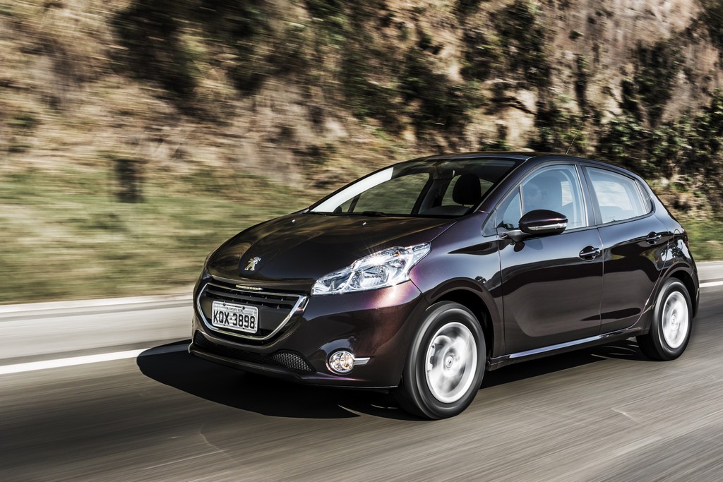 PEUGEOT 208 CHEGA AINDA MAIS COMPLETO NA LINHA 2016 E PELO MESMO PREÇO DAS VERSÕES 2015, foto 2