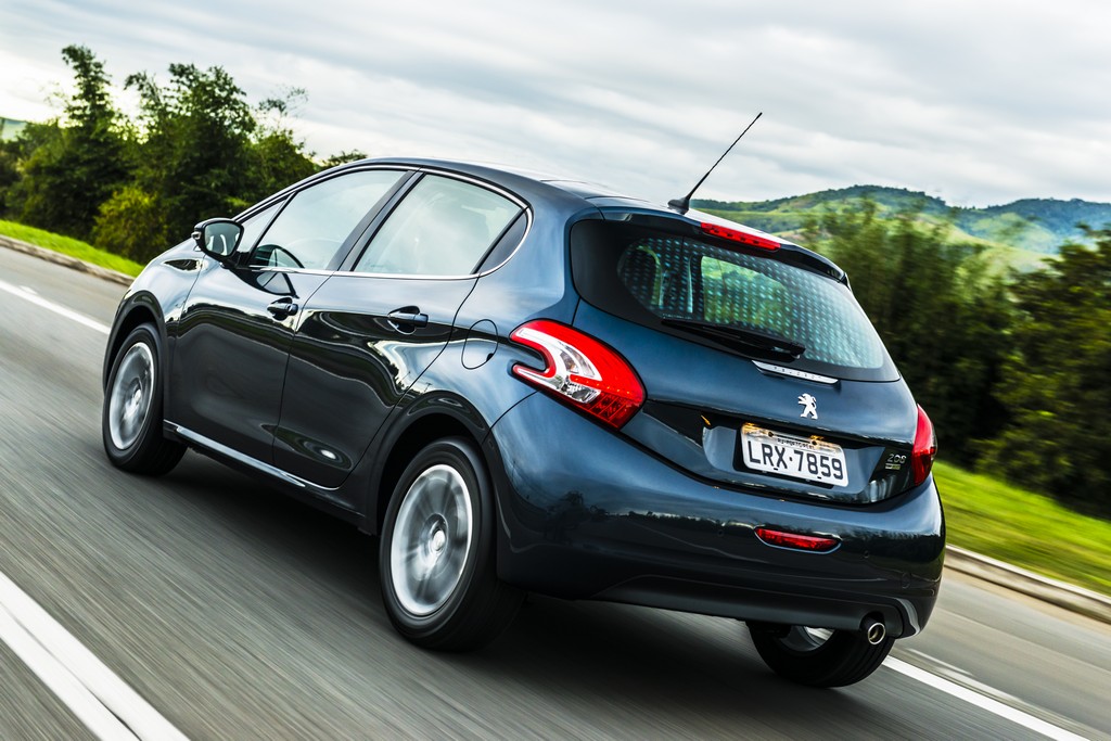 PEUGEOT 208 CHEGA AINDA MAIS COMPLETO NA LINHA 2016 E PELO MESMO PREÇO DAS VERSÕES 2015, foto 6