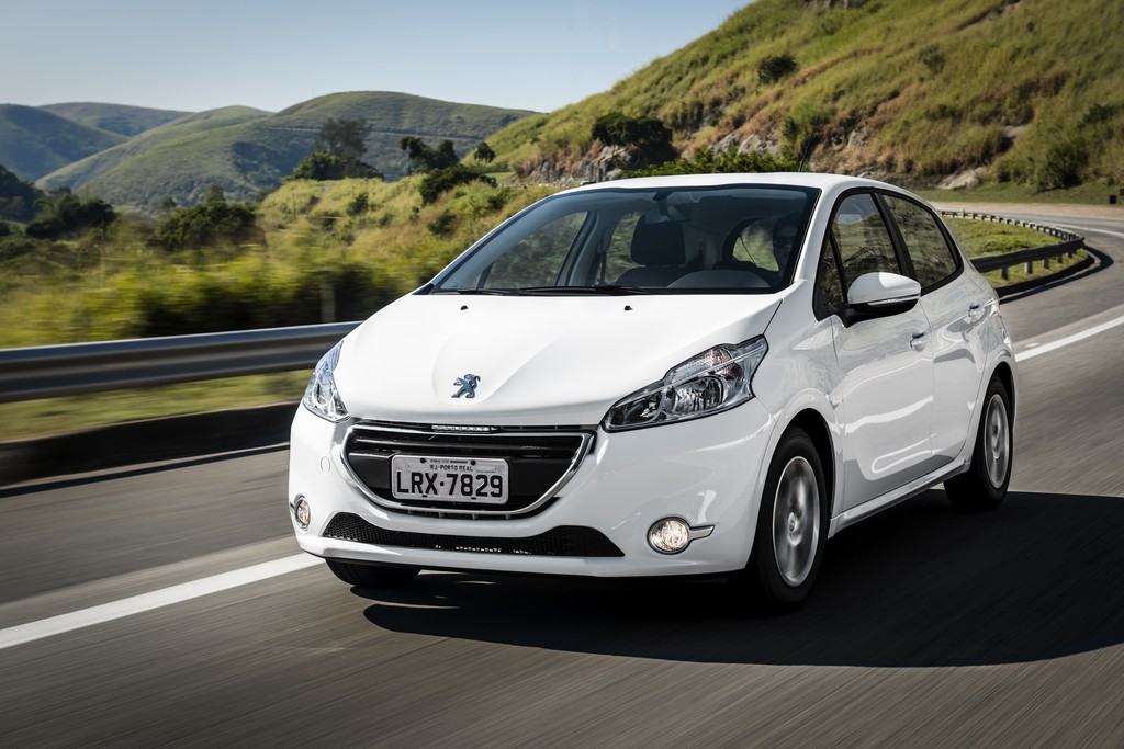 PEUGEOT 208 CHEGA AINDA MAIS COMPLETO NA LINHA 2016 E PELO MESMO PREÇO DAS VERSÕES 2015, foto 12