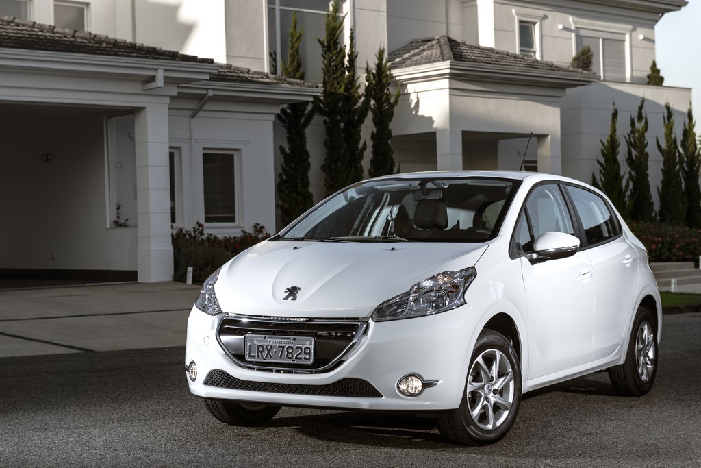 PEUGEOT 208 CHEGA AINDA MAIS COMPLETO NA LINHA 2016 E PELO MESMO PREÇO DAS VERSÕES 2015, foto 14