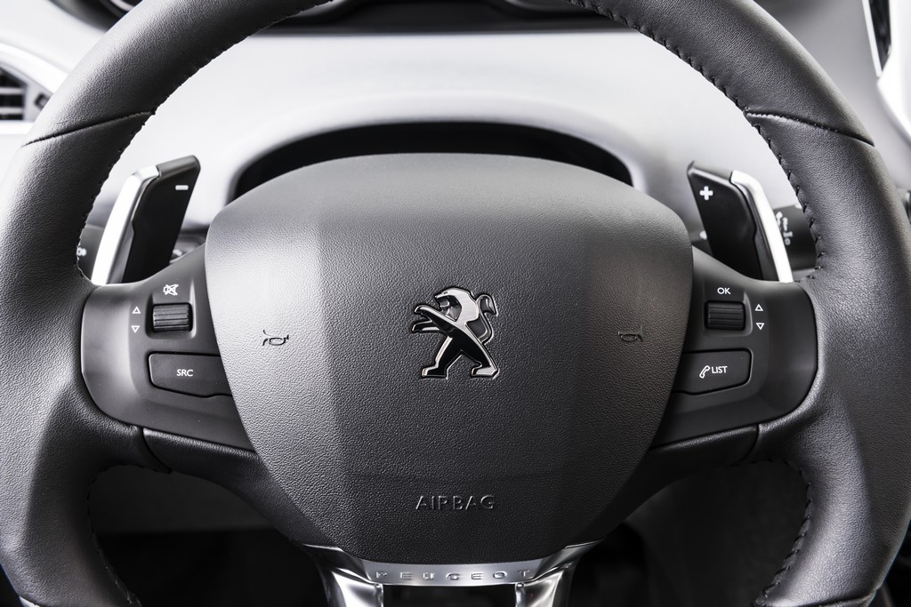 PEUGEOT 208 CHEGA AINDA MAIS COMPLETO NA LINHA 2016 E PELO MESMO PREÇO DAS VERSÕES 2015, foto 35