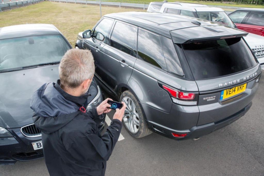 RANGE ROVER SPORT CONTROLADO PELO SMARTPHONE JÁ ESTÁ EM TESTES, foto 3