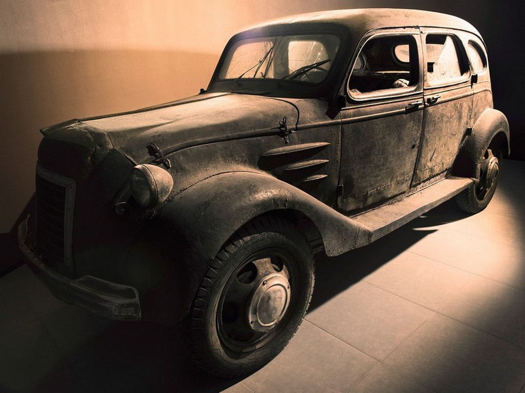 O TOYOTA MAIS ANTIGO JÁ FABRICADO DESCANSA NO MUSEU LOUWMAN NA HOLANDA, foto 1