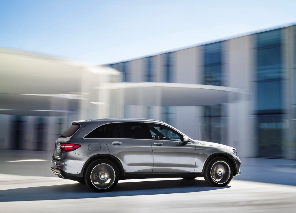 MERCEDES-BENZ REVELA O GLC, foto 21