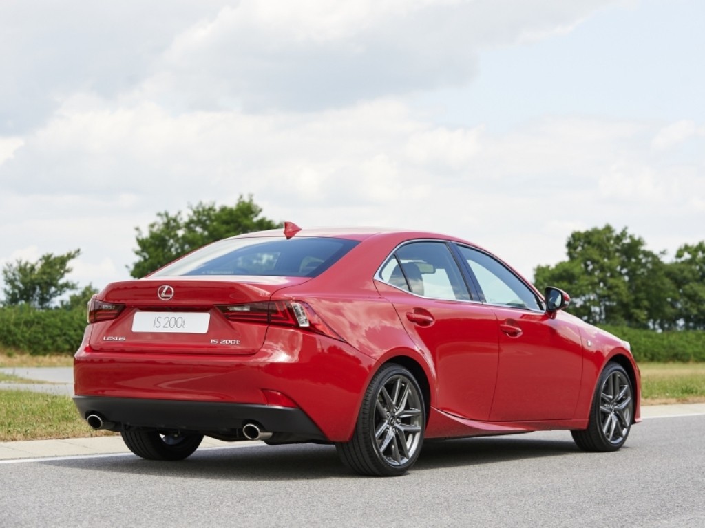 LEXUS APRESENTA O IS 200t, foto 2