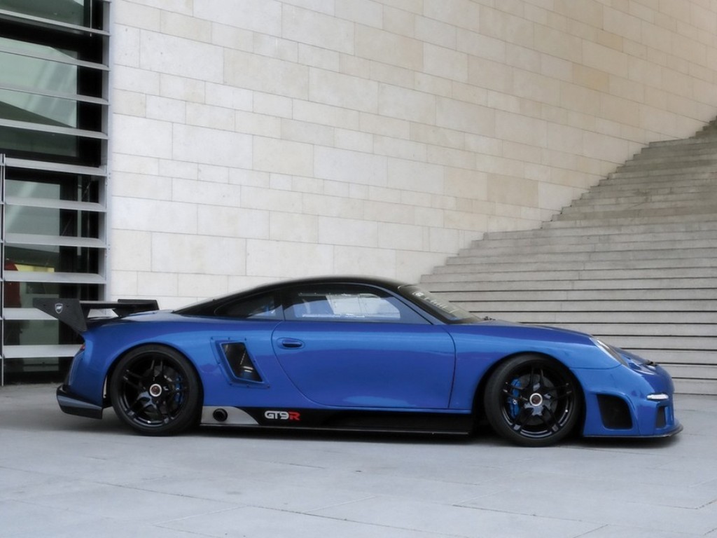 PORSCHE 911 GT9-R: 1.120 CV e 414 KM/H, foto 5