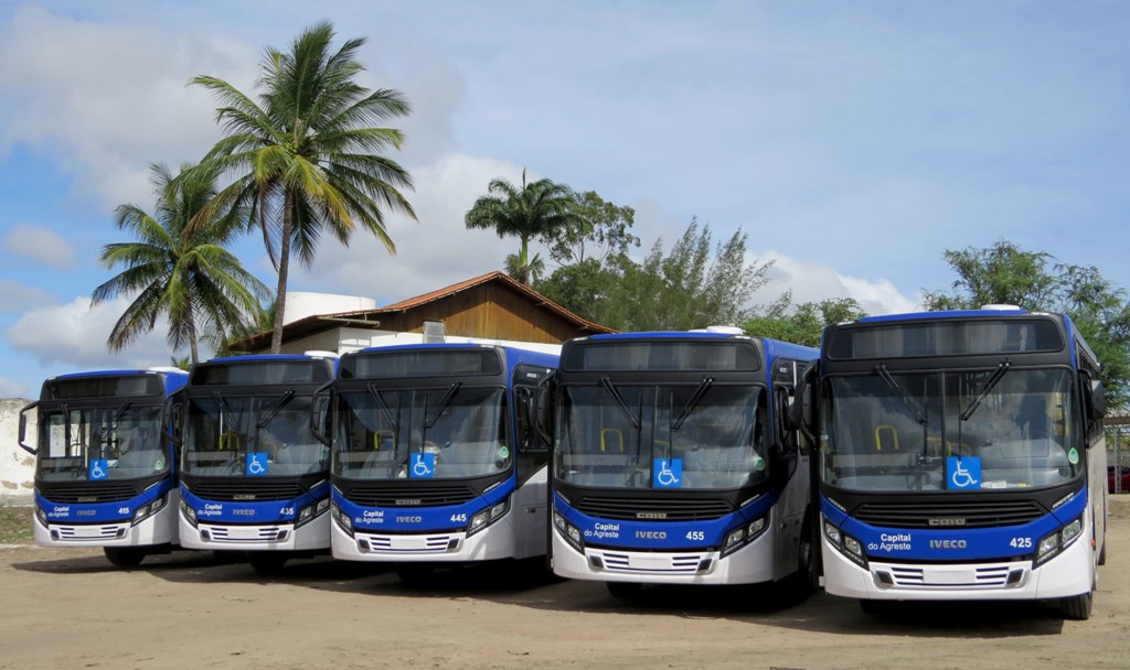 IVECO BUS ENTREGA OS PRIMEIROS CHASSIS 170S28 NO INTERIOR DE PERNAMBUCO, foto 2