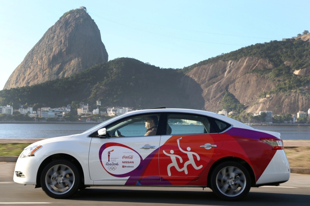 NISSAN CONFIRMA O SENTRA COMO UM DOS CARROS DO REVEZAMENTO DA TOCHA OLÍMPICA RIO 2016 E REVELA O GRAFISMO DA FROTA, foto 1