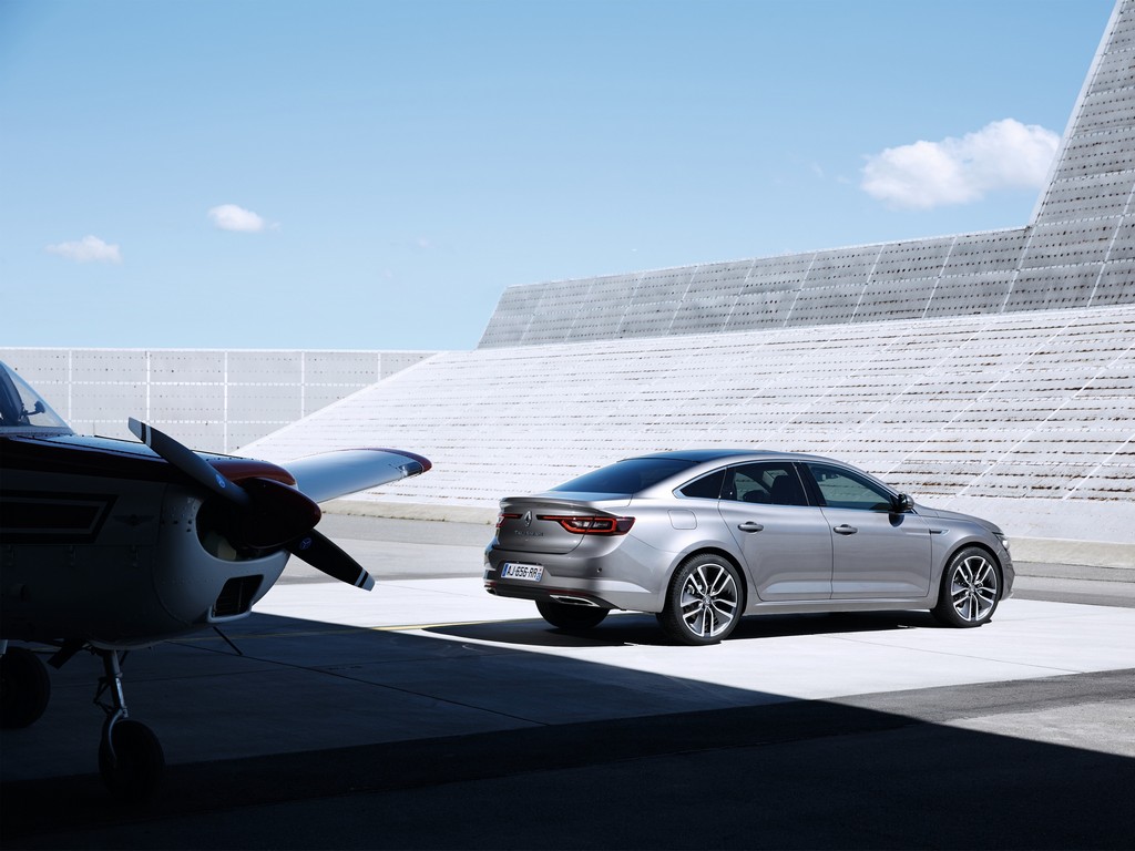 RENAULT REVELA O TALISMAN, SUCESSOR DO LAGUNA, foto 6