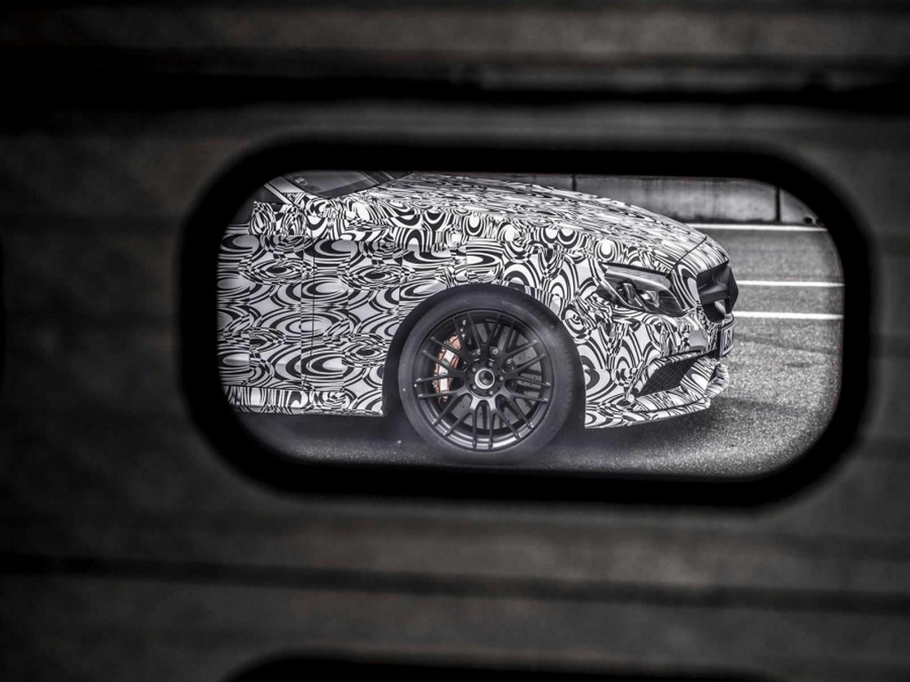 MERCEDES-AMG C 63 COUPE SERÁ MOSTRADO EM FRANKFURT, foto 1