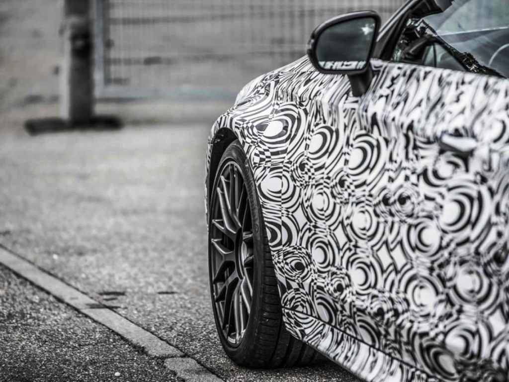 MERCEDES-AMG C 63 COUPE SERÁ MOSTRADO EM FRANKFURT, foto 3