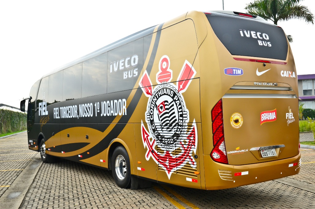 ÔNIBUS IVECO DO CORINTHIANS GANHA VISUAL EM HOMENAGEM À FIEL, foto 2