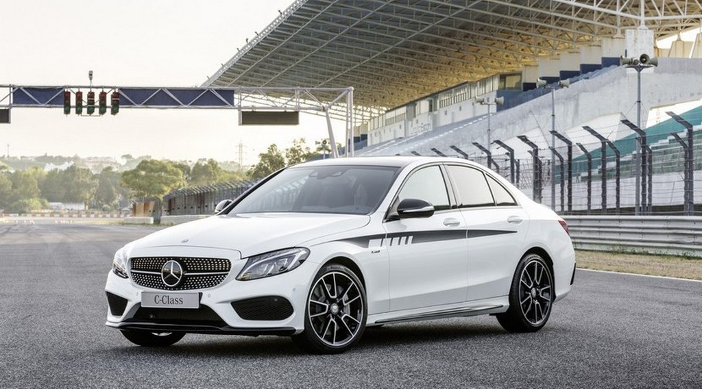MERCEDES-BENZ C CLASS RECEBE ACESSÓRIOS DA LINHA AMG, foto 1