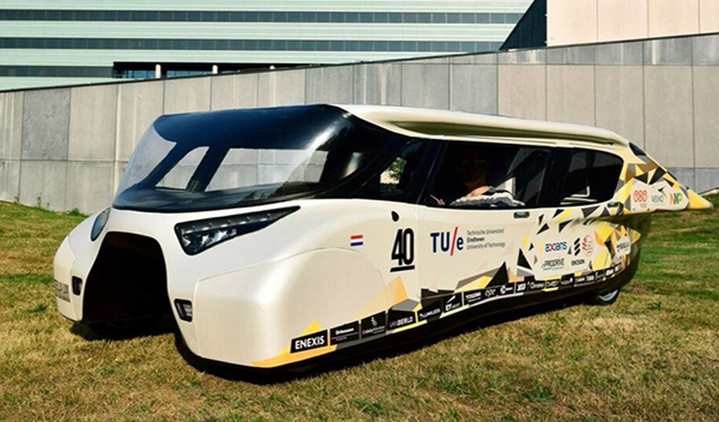 STELLA LUX: UM CARRO SOLAR CAPAZ DE PERCORRER 1.000 KM, foto 1