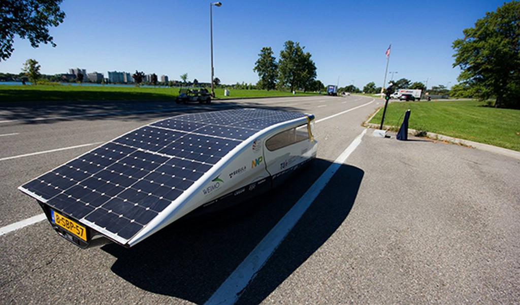 STELLA LUX: UM CARRO SOLAR CAPAZ DE PERCORRER 1.000 KM, foto 4